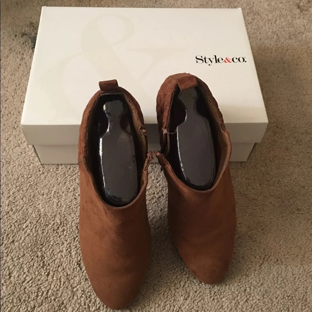 Style and co ankle boots suede